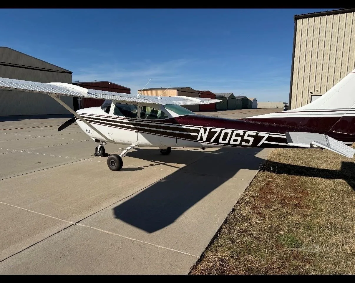 Exterior view of a 1967 CESSNA 182 SKYLANE, N70657.