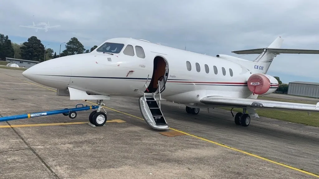 Exterior view of a 1979 HAWKER 700A, CX-CIB.