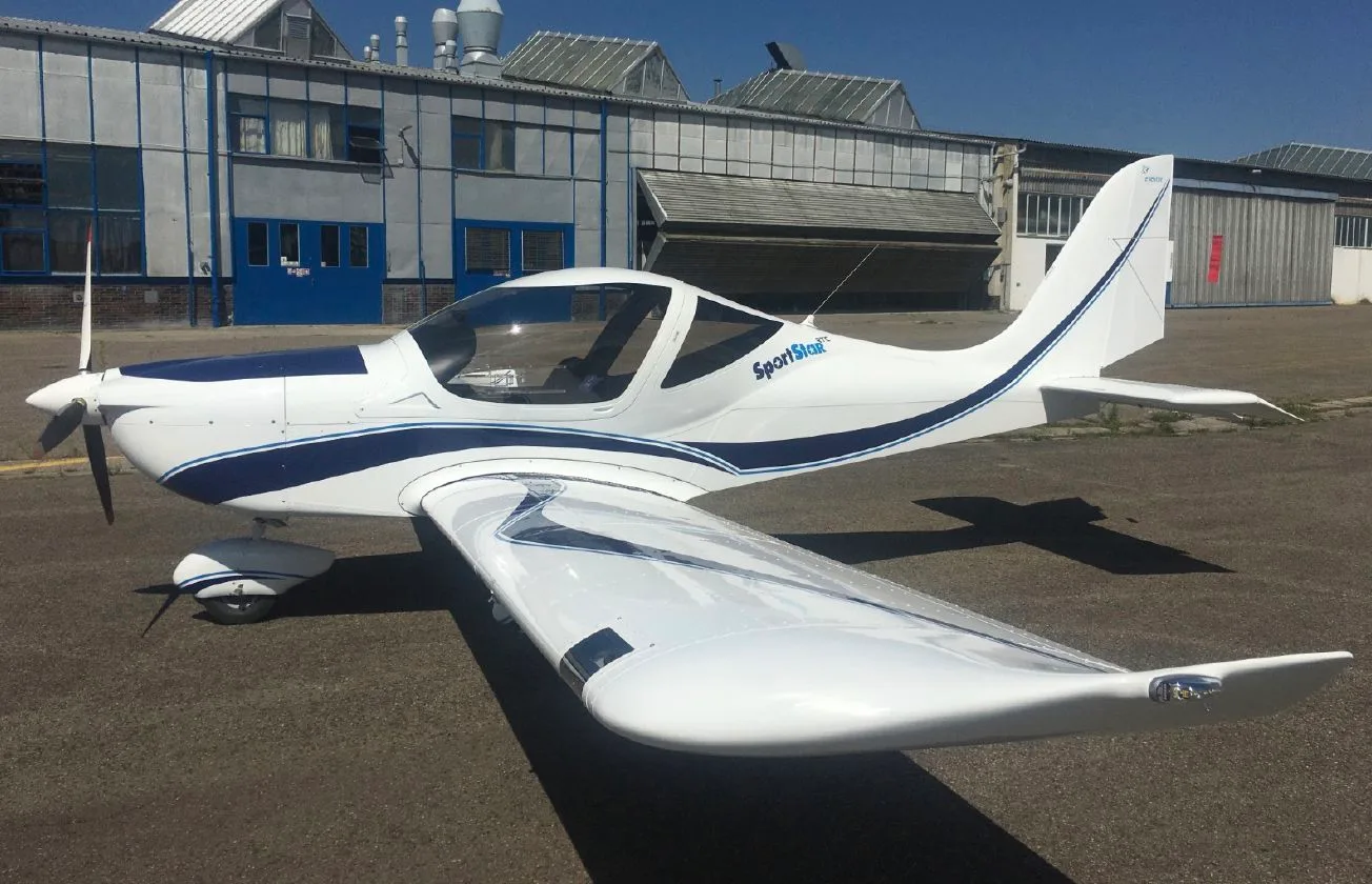 Exterior view of a 2022 Evektor SportStar RTC.