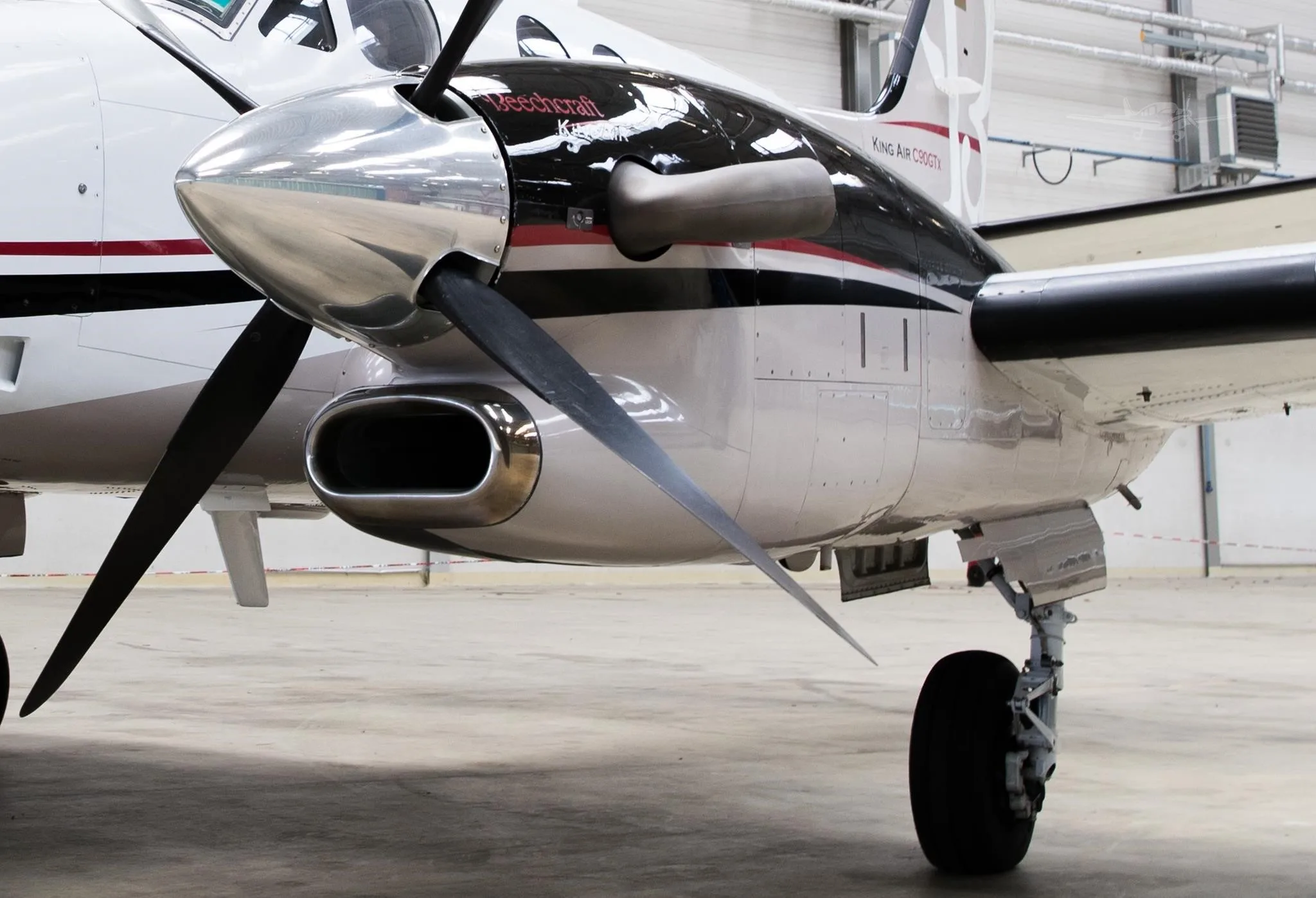 Exterior view of a 2010 BEECHCRAFT KING AIR C90GTX.