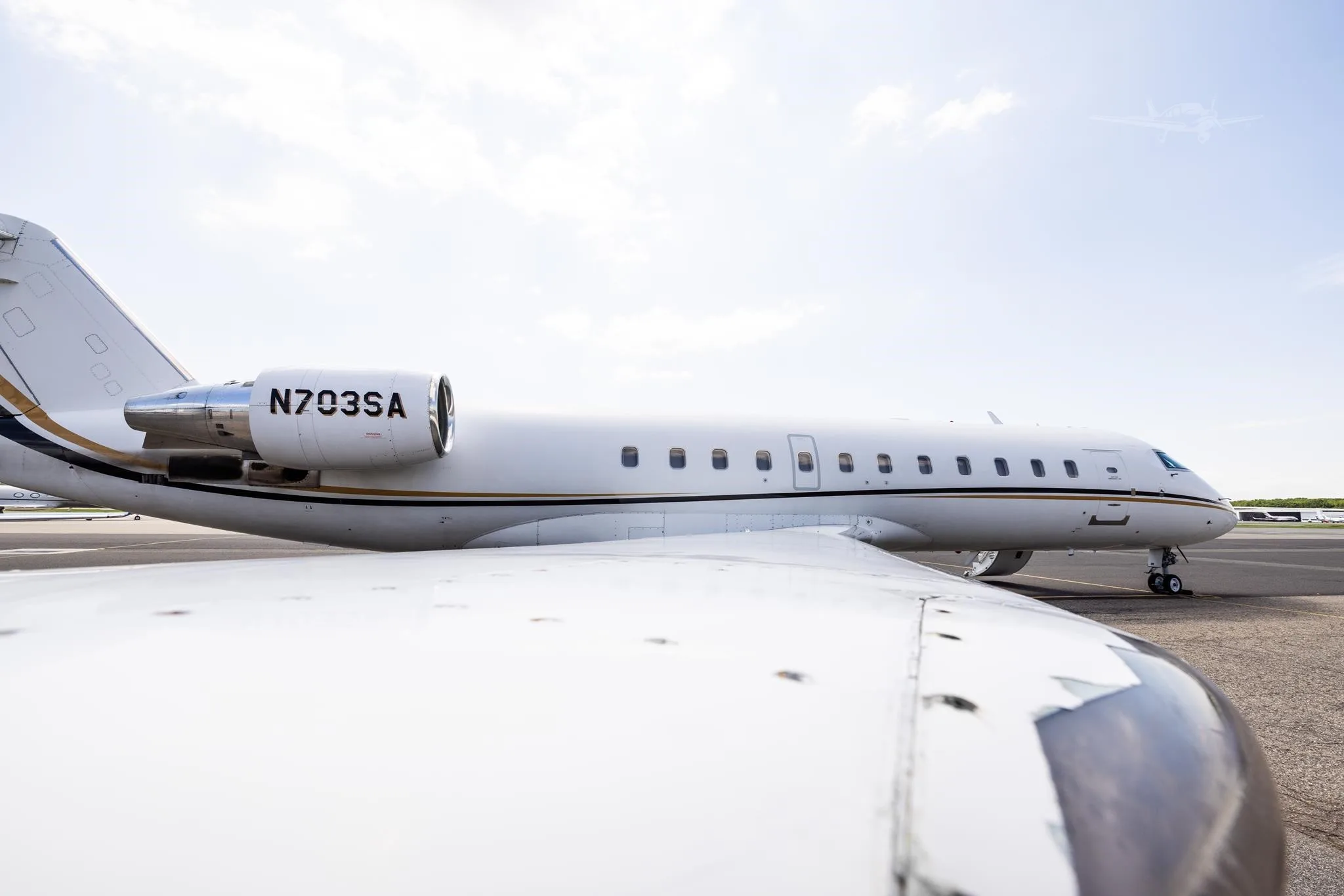 Exterior view of a 2003 BOMBARDIER CHALLENGER 850, N703SA.