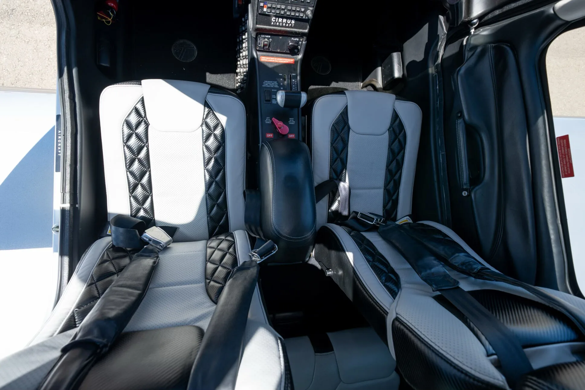 Cabin interior of a 2014 Cirrus SR22-G5 TURBO.