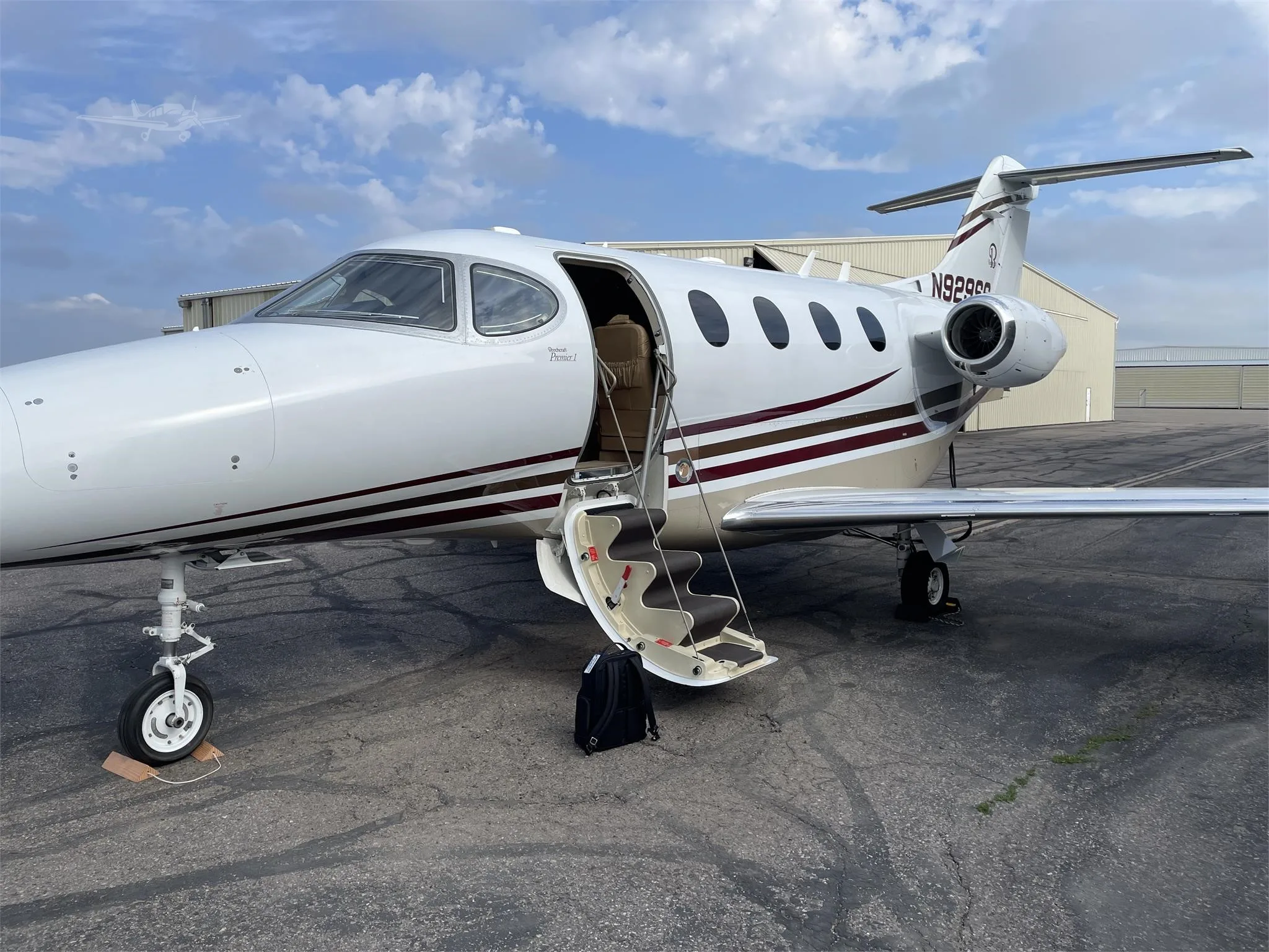 Exterior view of a 2002 BEECHCRAFT PREMIER I, N929SS.