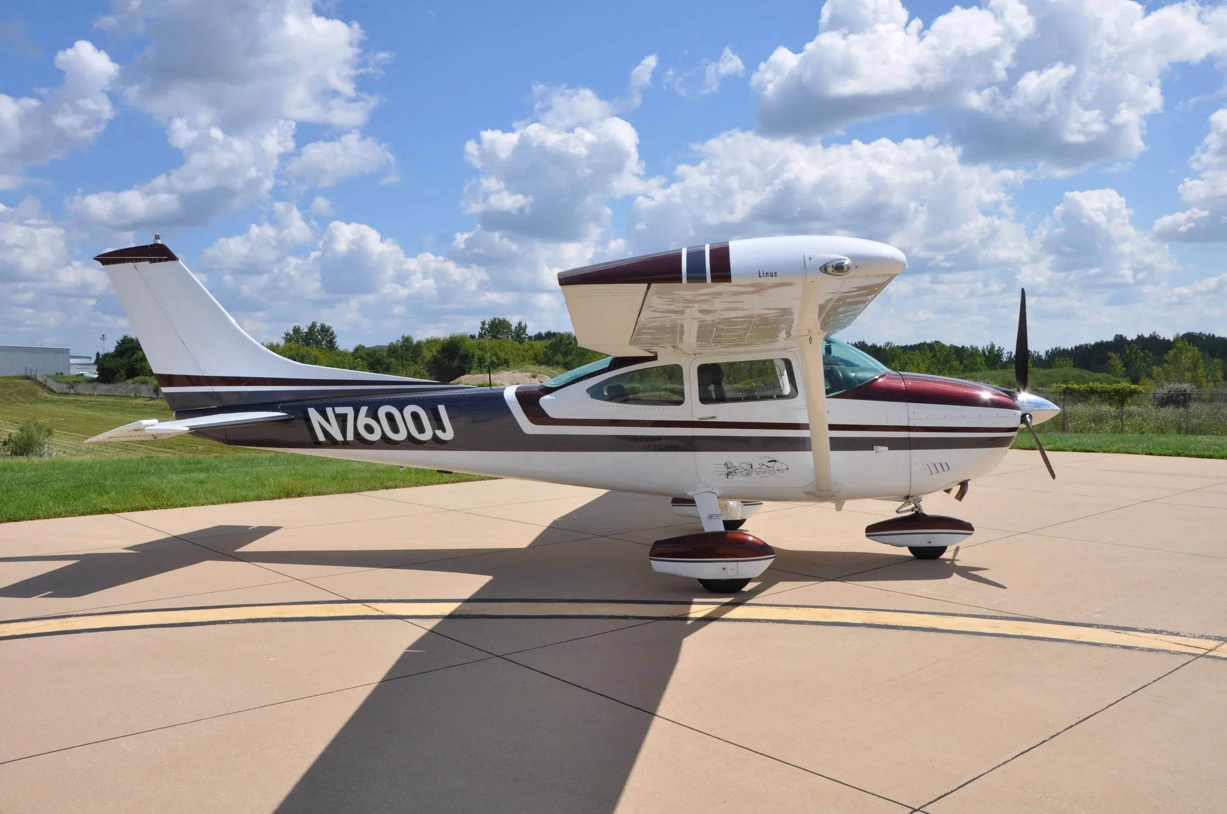 Exterior view of a 1976 AKC AVIATION 182P — AKC AVIATION.