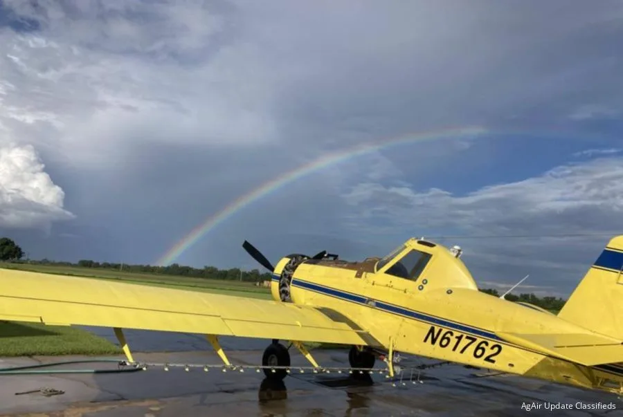 Exterior view of a 1996 Air Tractor, AT-401B.