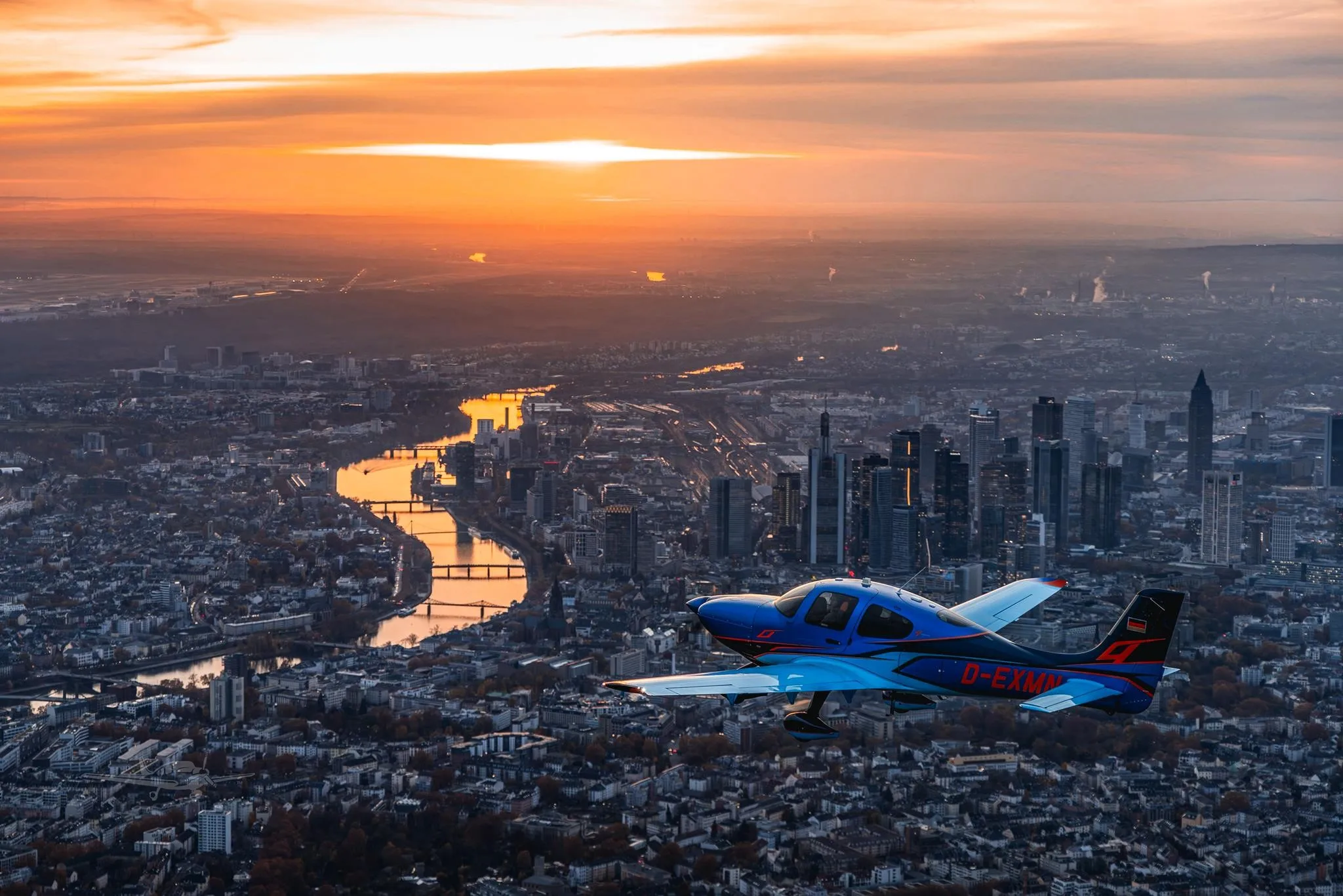 Marketing image of a 2023 CIRRUS SR22-G6 TURBO.