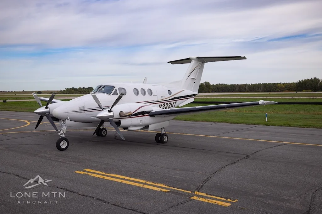 Exterior view of a 1980 Beechcraft King Air F90, N333WT.