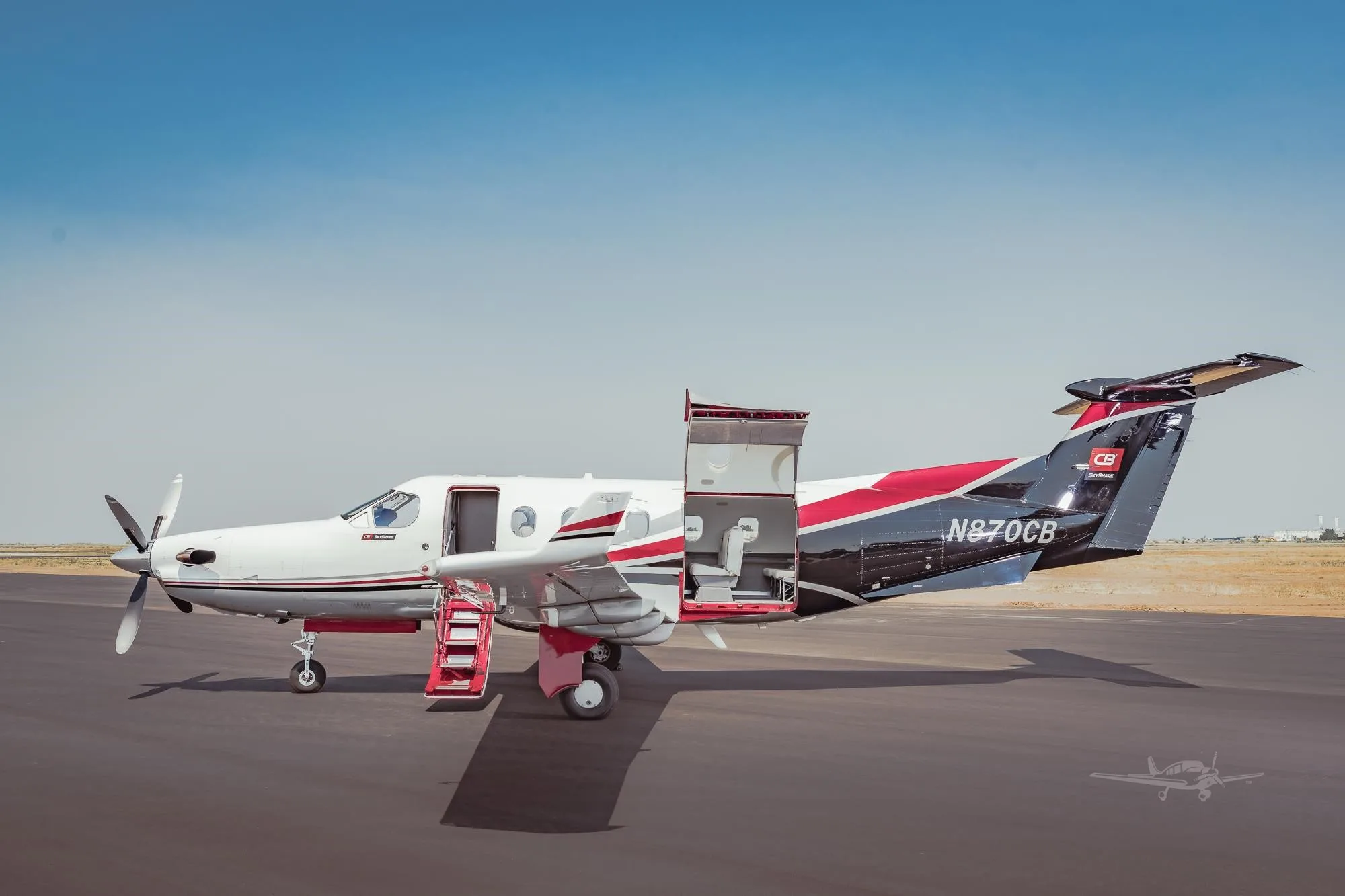 Exterior view of a 2005 PILATUS PC-12/45, N870CB.