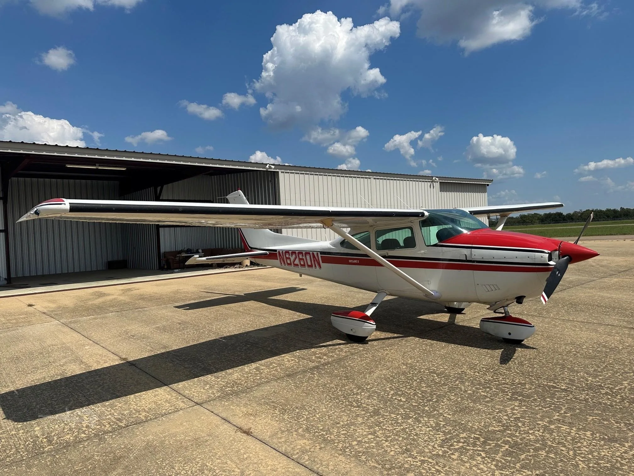 Exterior view of a 1981 CESSNA 182R SKYLANE, N6260N.