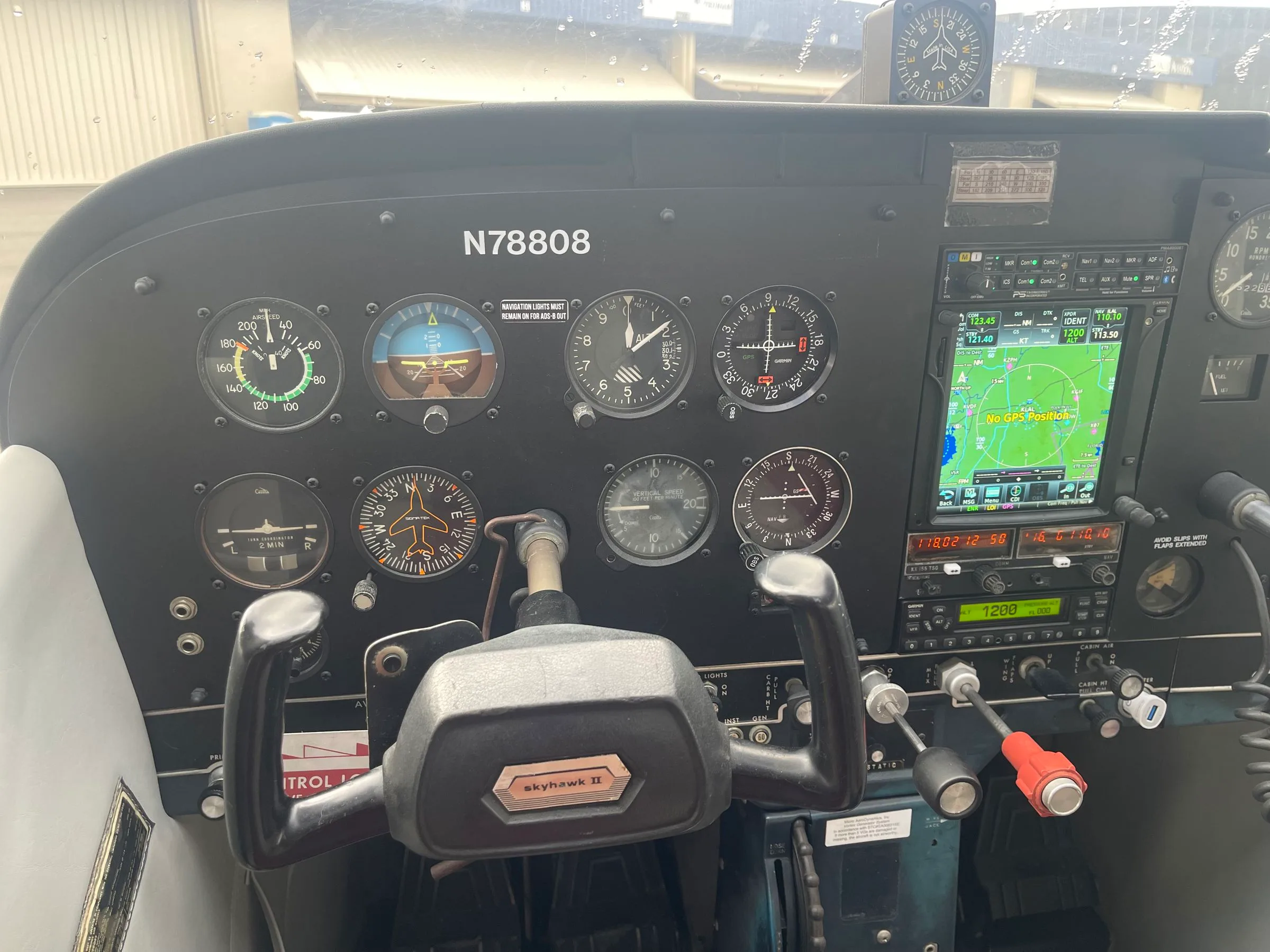 Cockpit and instrument panel of a 1977 Cessna 172K.