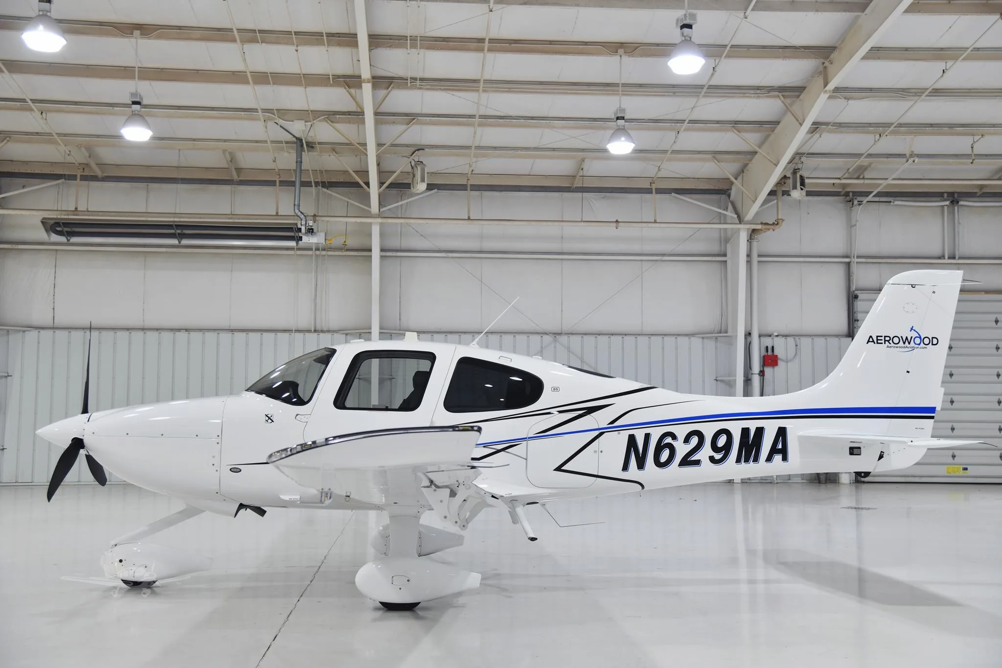 Exterior view of a 2025 CIRRUS SR20-G7, N629MA.