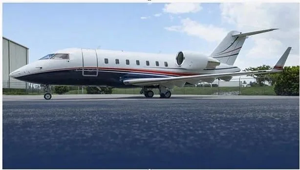 Exterior view of a 2009 Bombardier Challenger 605, N888GB.