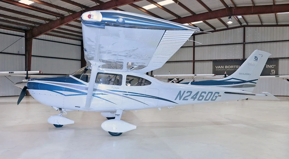 Exterior view of a Cessna Piston 182, OK-KEM.