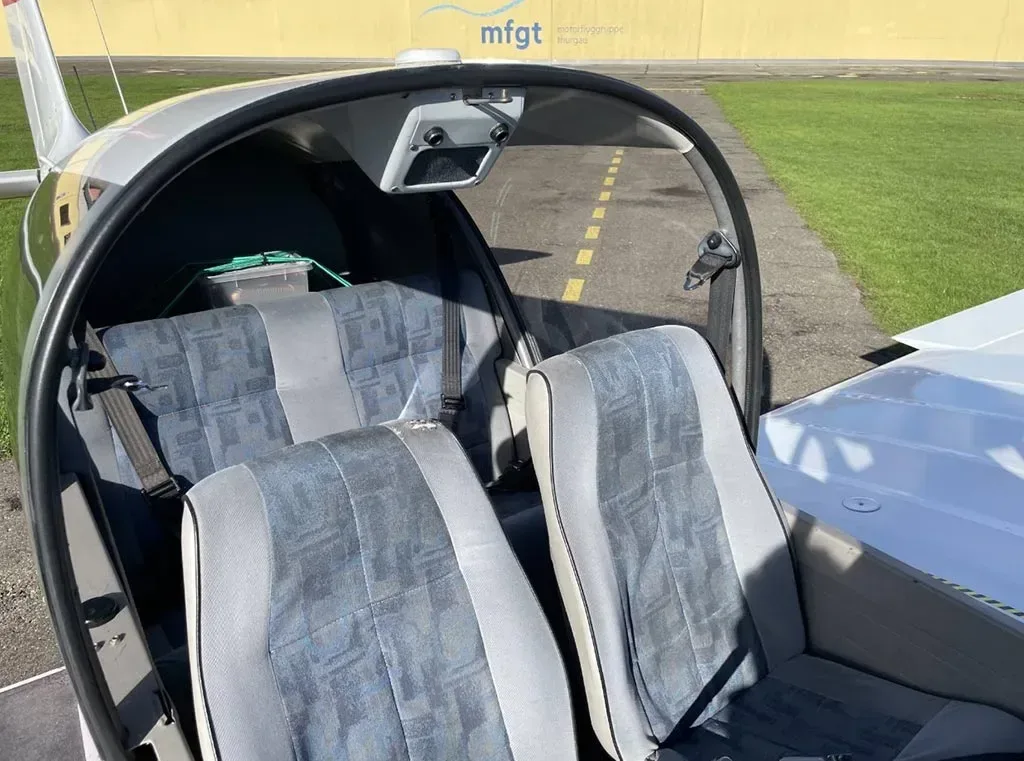 Cockpit and instrument panel of a 2002 Robin DR.