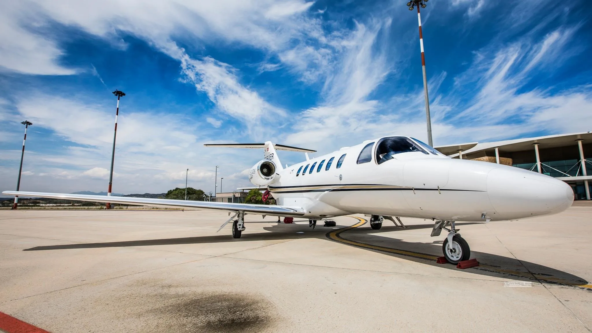Cockpit and instrument panel of a 2007 CESSNA CITATION CJ2+.
