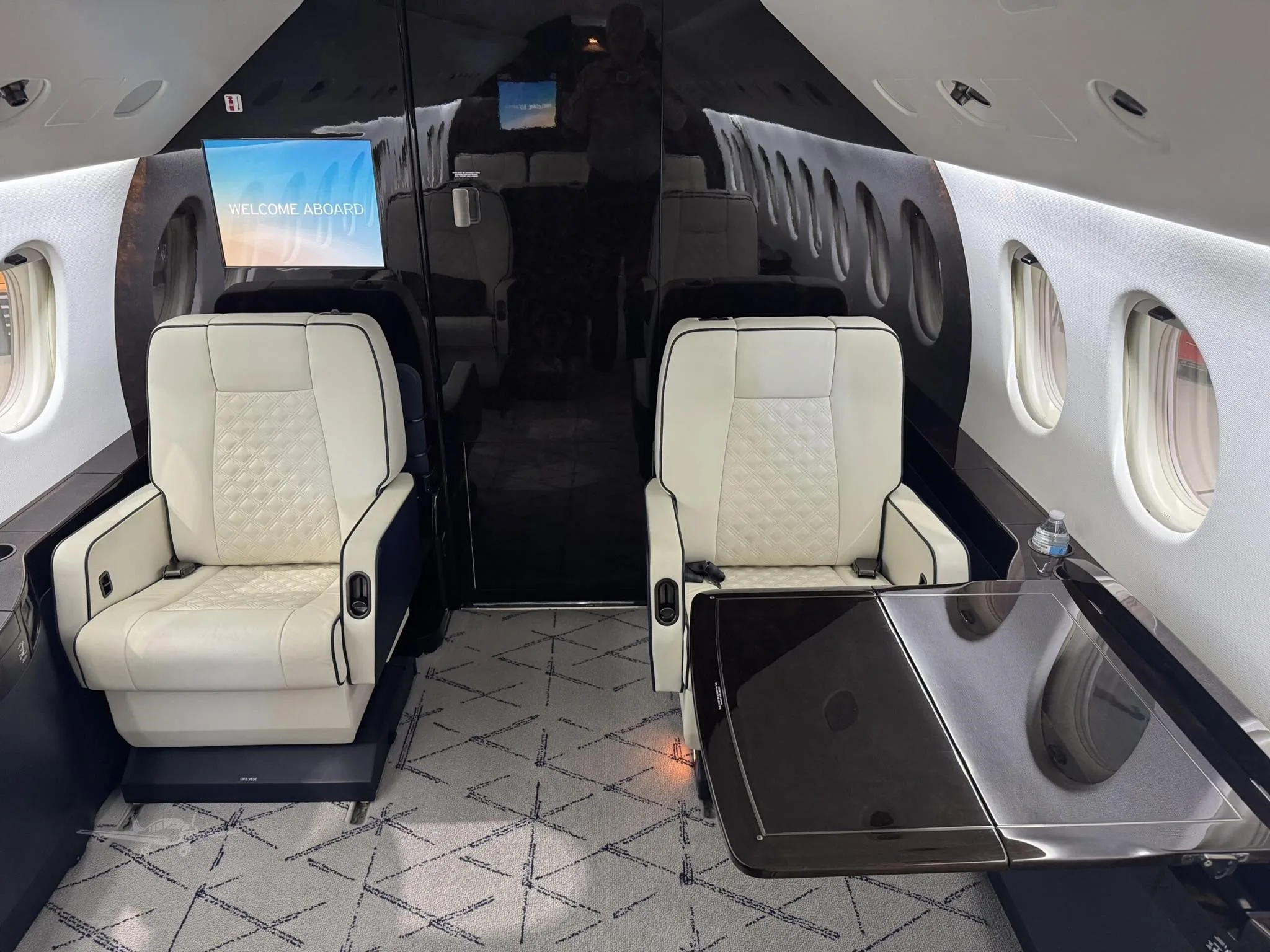 Cabin interior of a 2004 DASSAULT FALCON 2000LX.