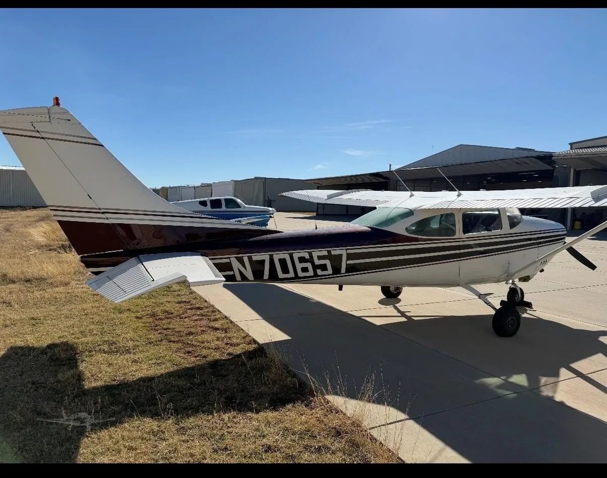 Exterior view of a 1967 CESSNA 182 SKYLANE, N70657.