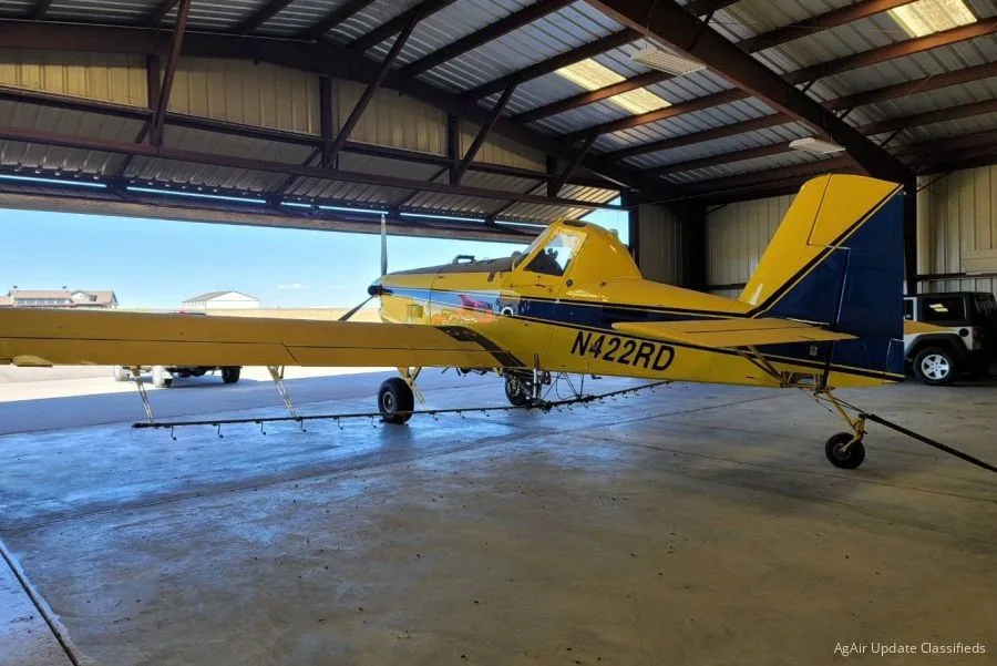 Exterior view of a 2009 Air Tractor, AT-402B.