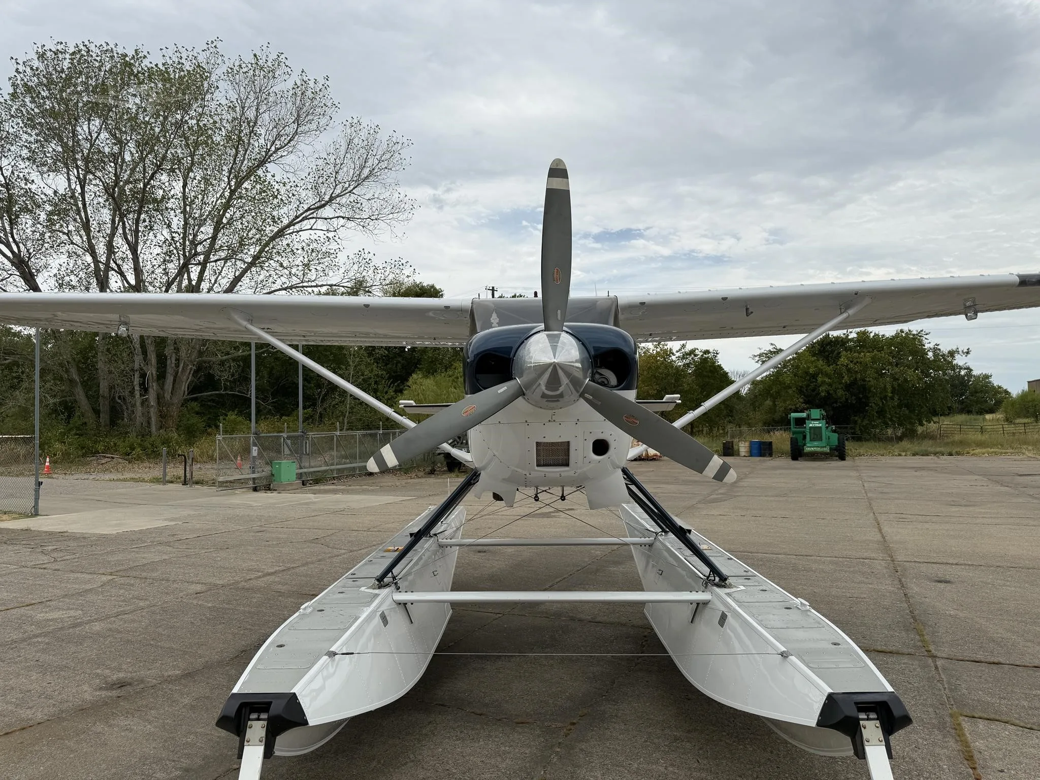Exterior view of a 2007 CESSNA TURBO 206H AMPHIBIAN, N793HF.