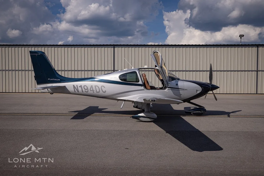 Exterior view of a 2014 Cirrus SR22T G5 GTS, N194DC.