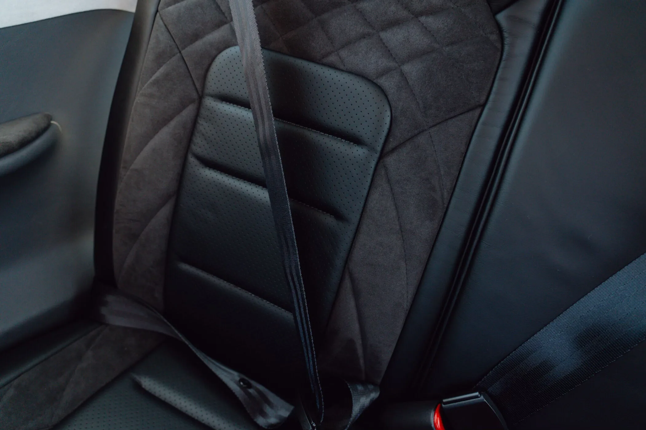 Cabin interior of a 2025 Cirrus SR22 G7+ GTS.
