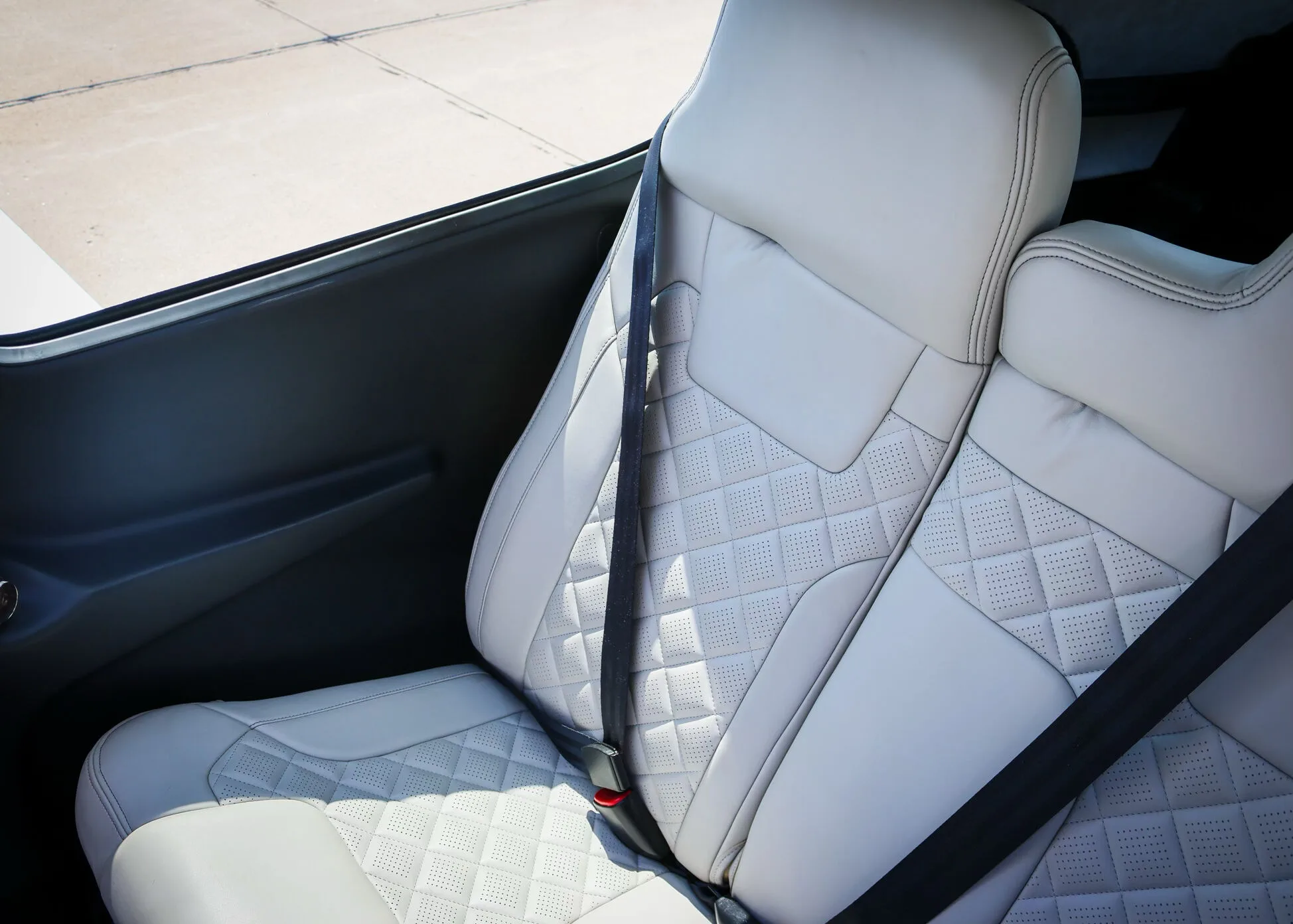 Cabin interior of a 2019 Cirrus SR22-G6.
