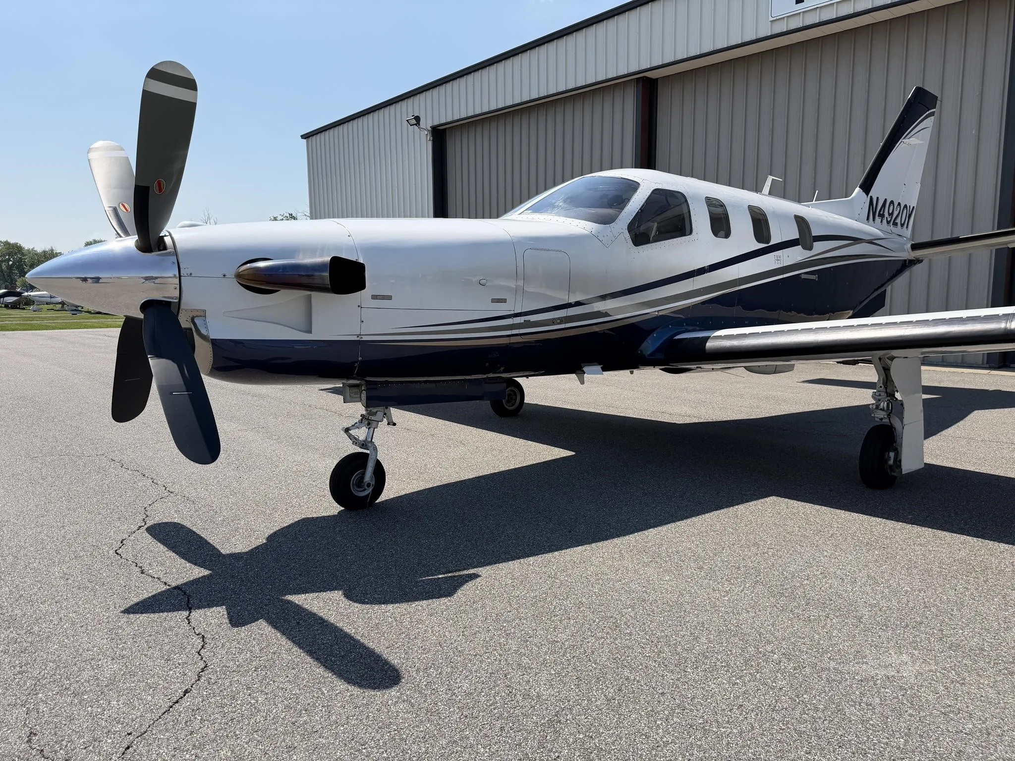 Exterior view of a 2000 DAHER TBM 700B, N4920Y.