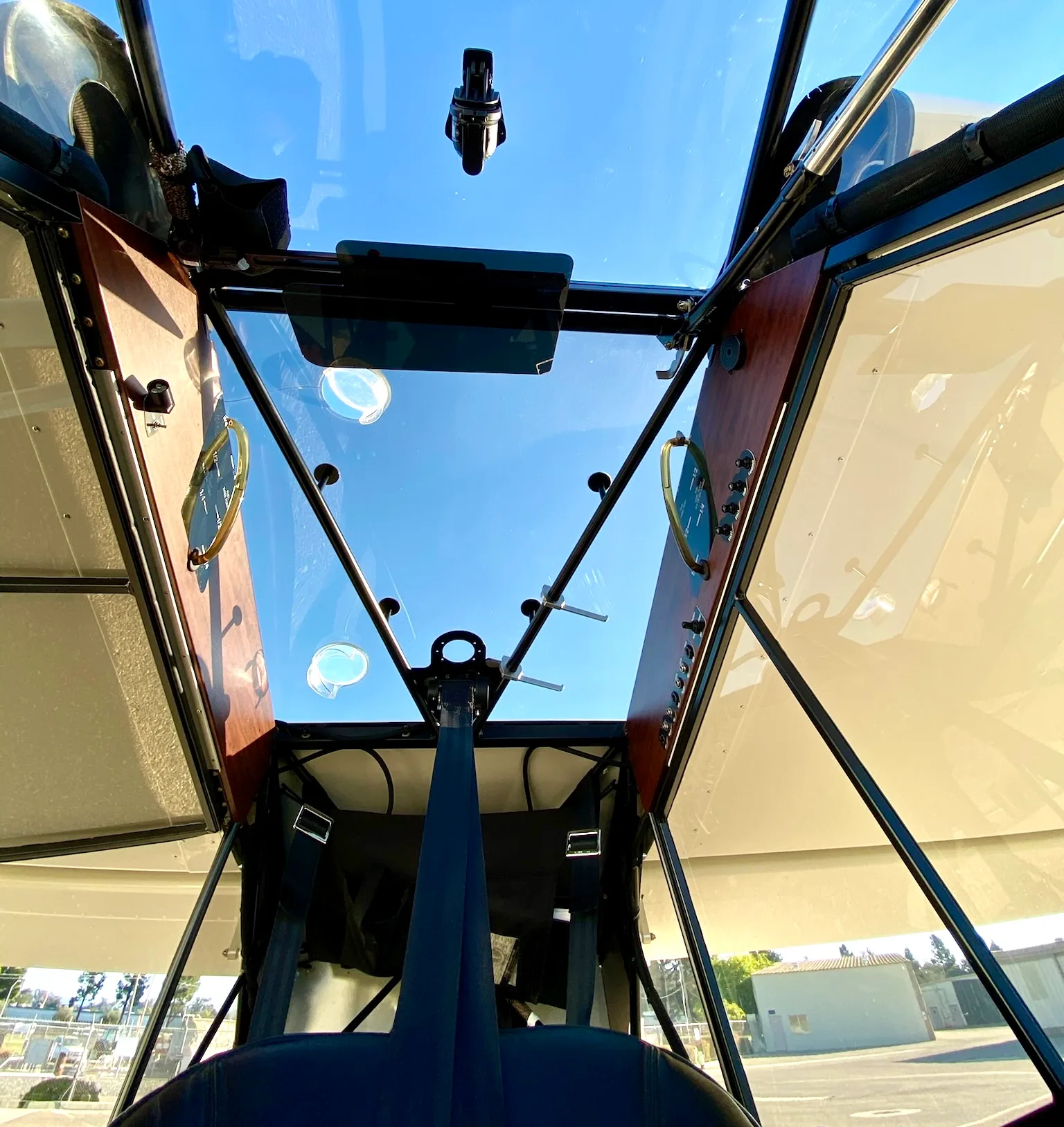 Cockpit and instrument panel of a CubCrafters.