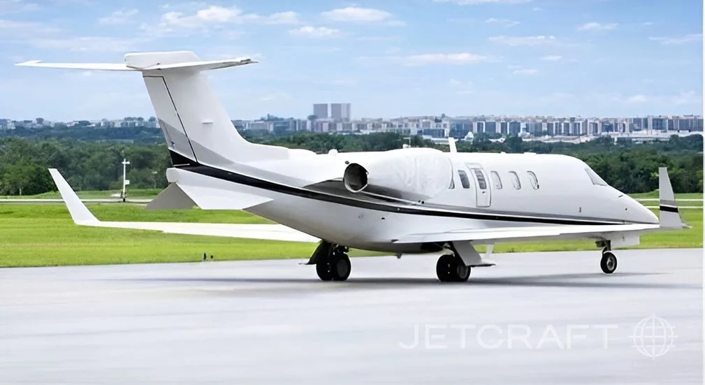 Exterior view of a 2008 Learjet 40XR.