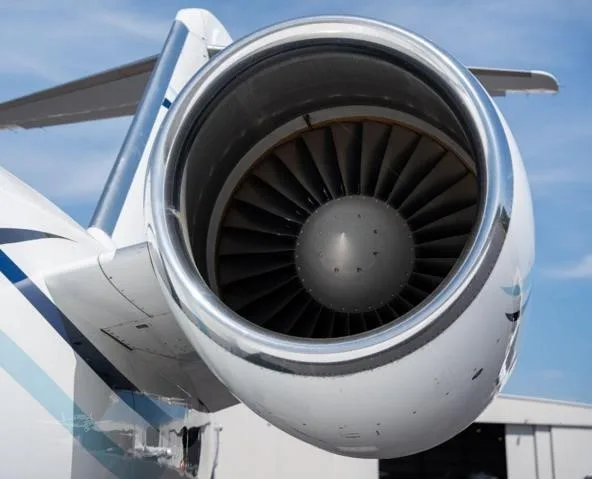 Engine detail of a 1993 BOMBARDIER CHALLENGER 601-3A/ER.