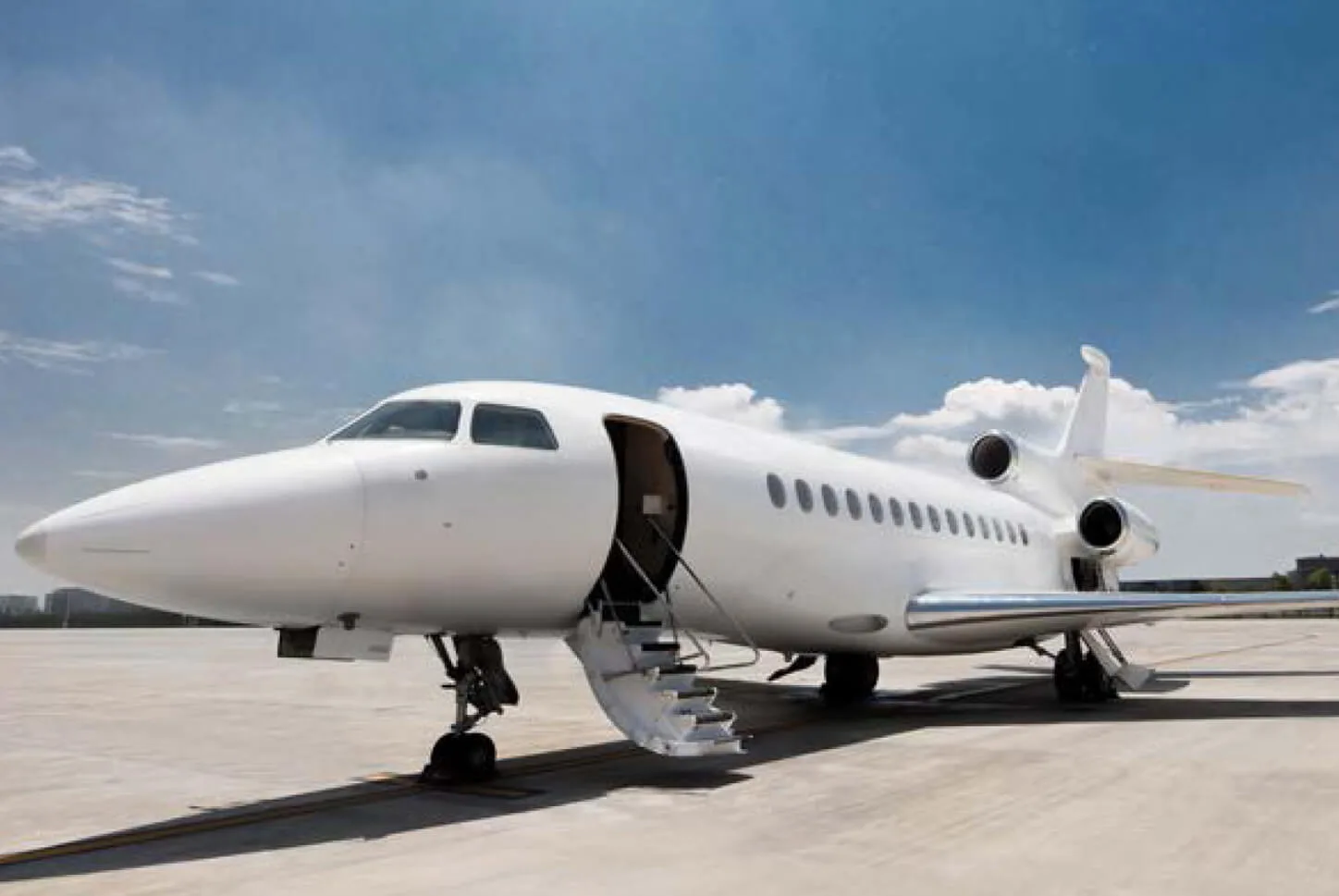 Exterior view of a Dassault FALCON 7X • SN: 101.