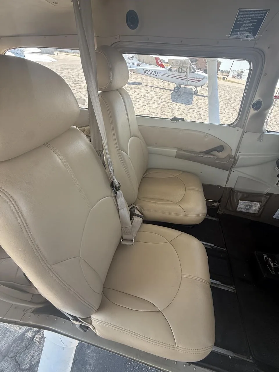 Cabin interior of a 2007 CESSNA 172S SKYHAWK SP.