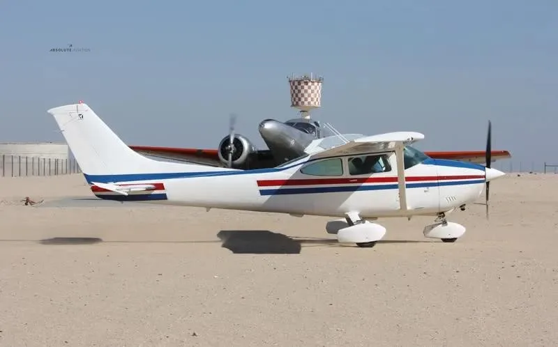 Exterior view of a 1980 CESSNA 182Q SKYLANE.