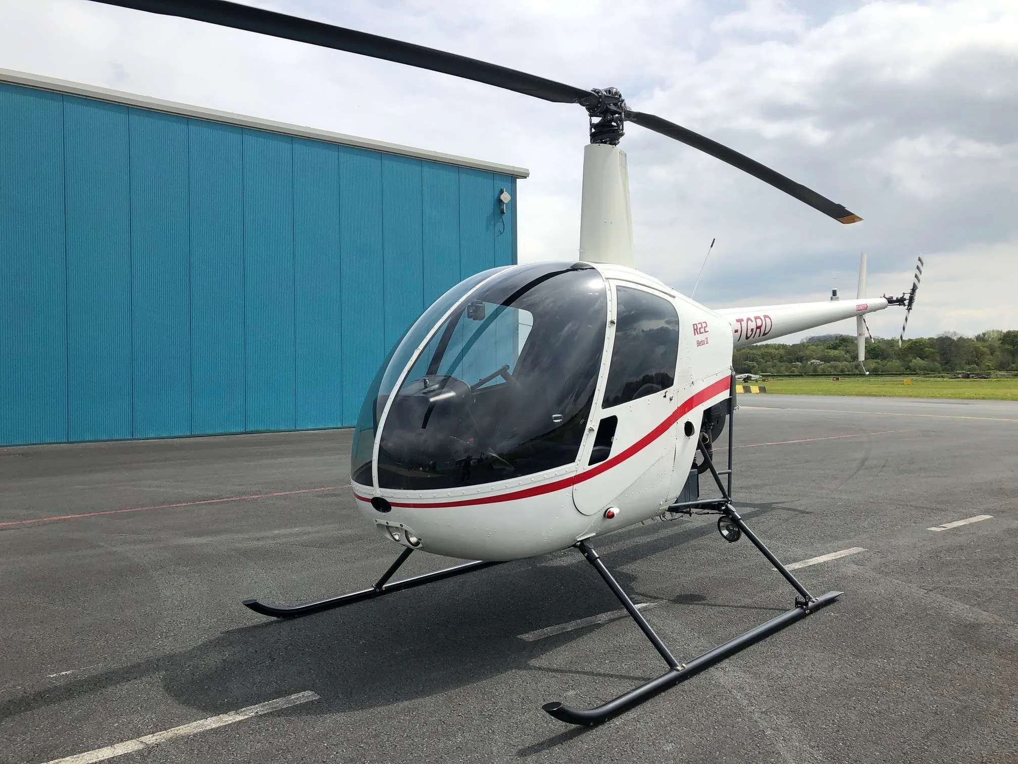 Exterior view of a 1997 Robinson R22 Beta II.