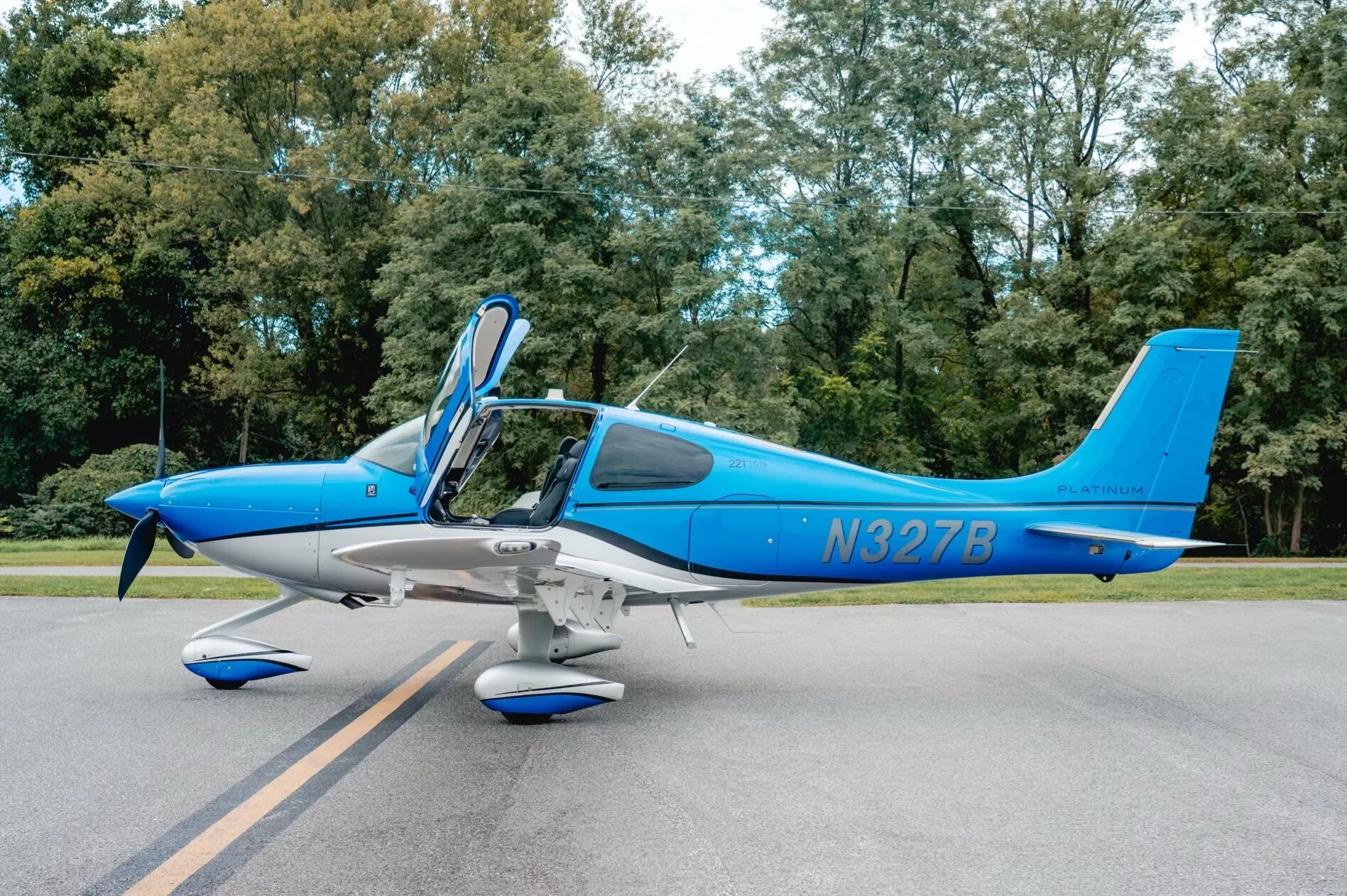 Cabin interior of a 2016 Cirrus SR22T.