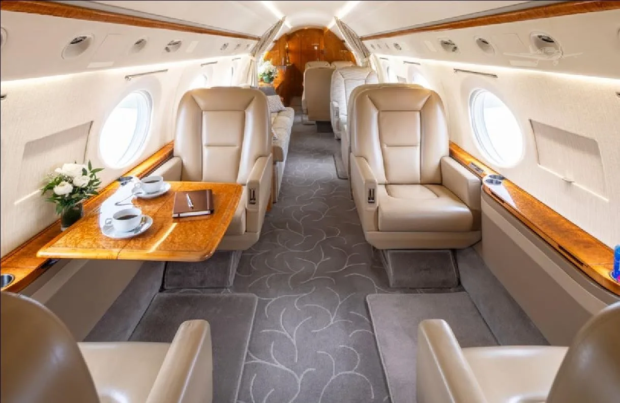 Cabin interior of a 2002 GULFSTREAM GIVSP.