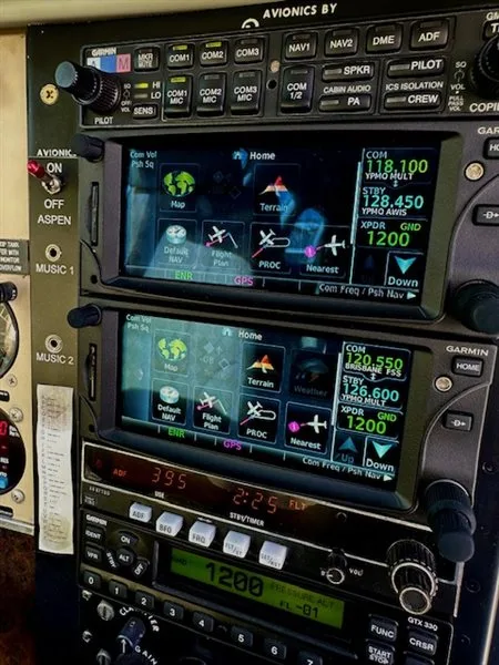 Avionics suite of a 1979 Beechcraft A36.
