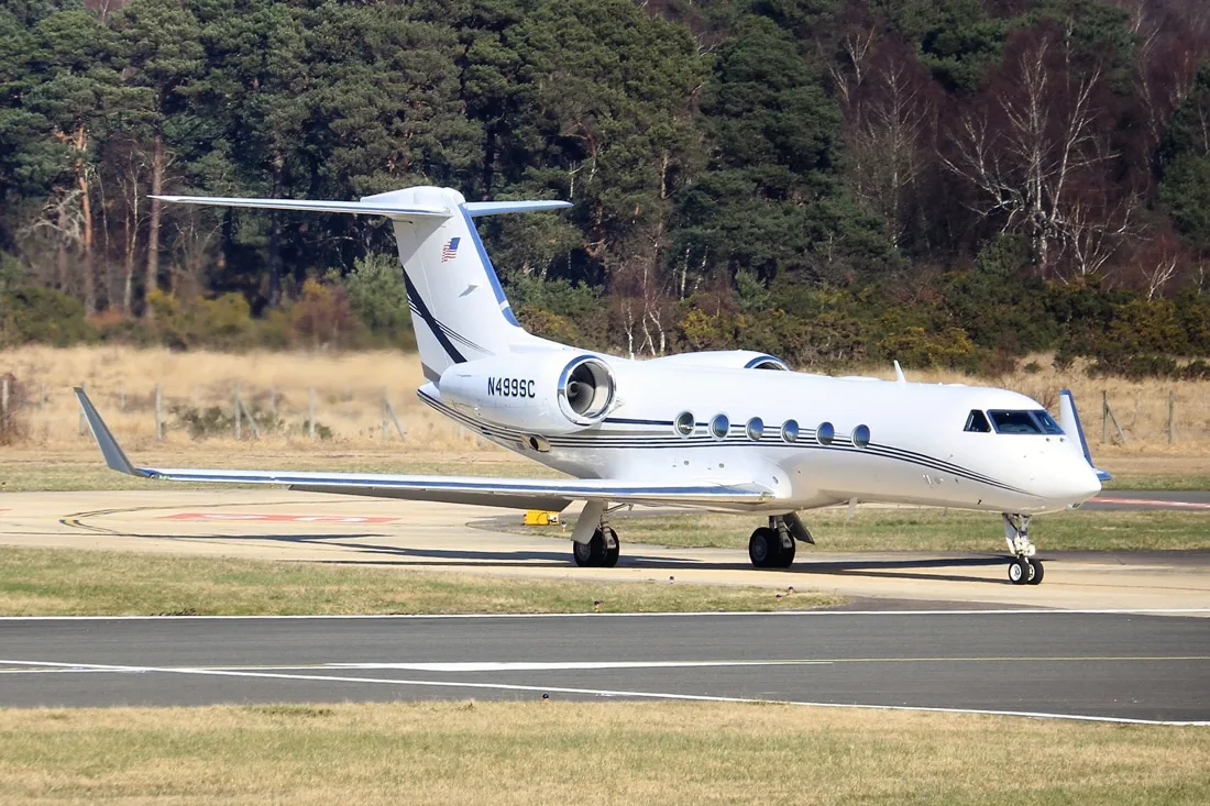 Exterior view of a 2008 Gulfstream g 450, N499SC.