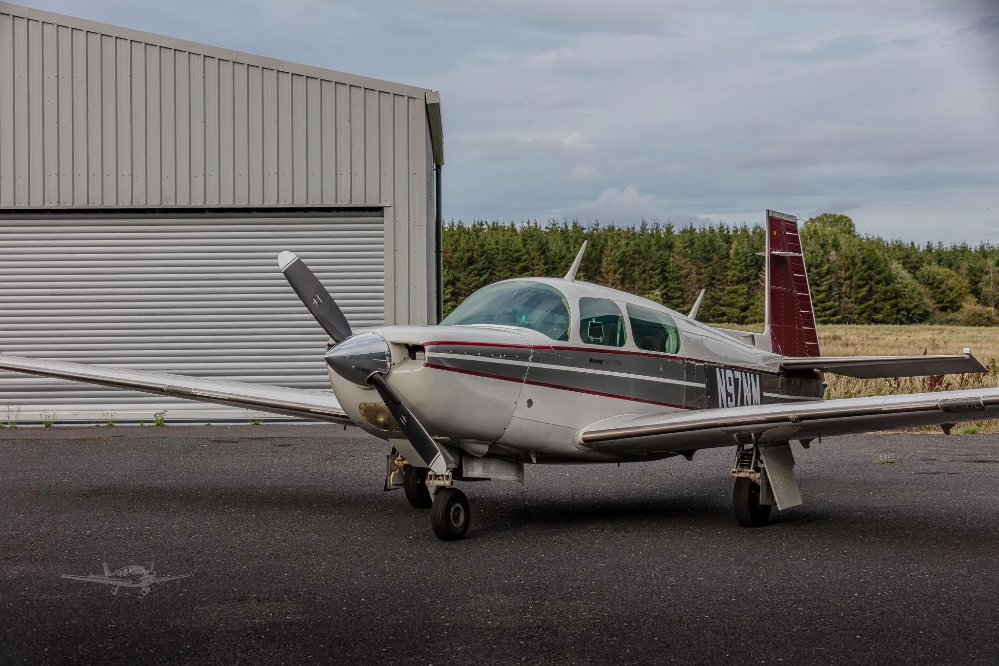 Exterior view of a 1986 MOONEY M20K 252TSE, N97NM.