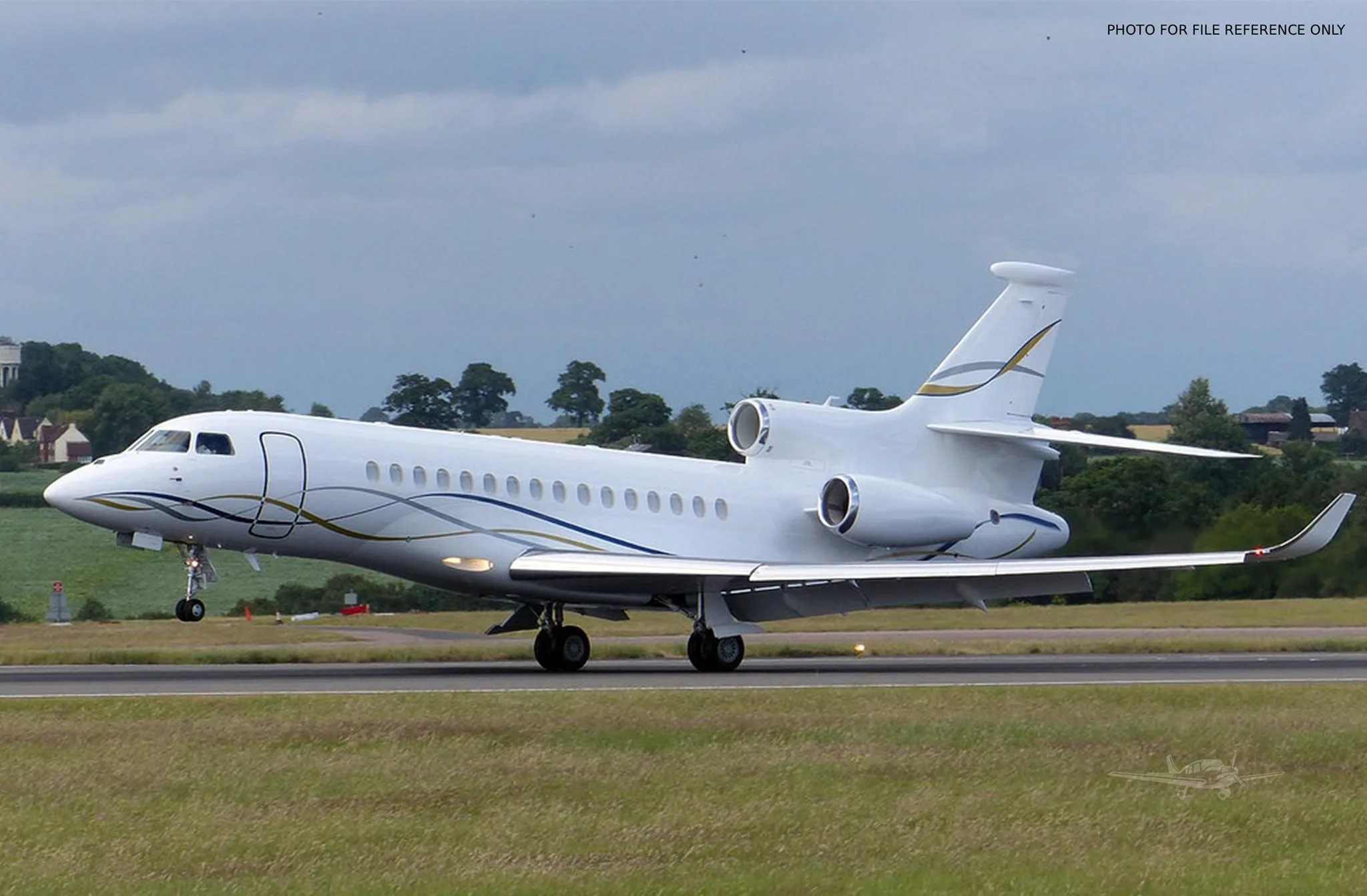 Exterior view of a 2019 DASSAULT FALCON 8X.