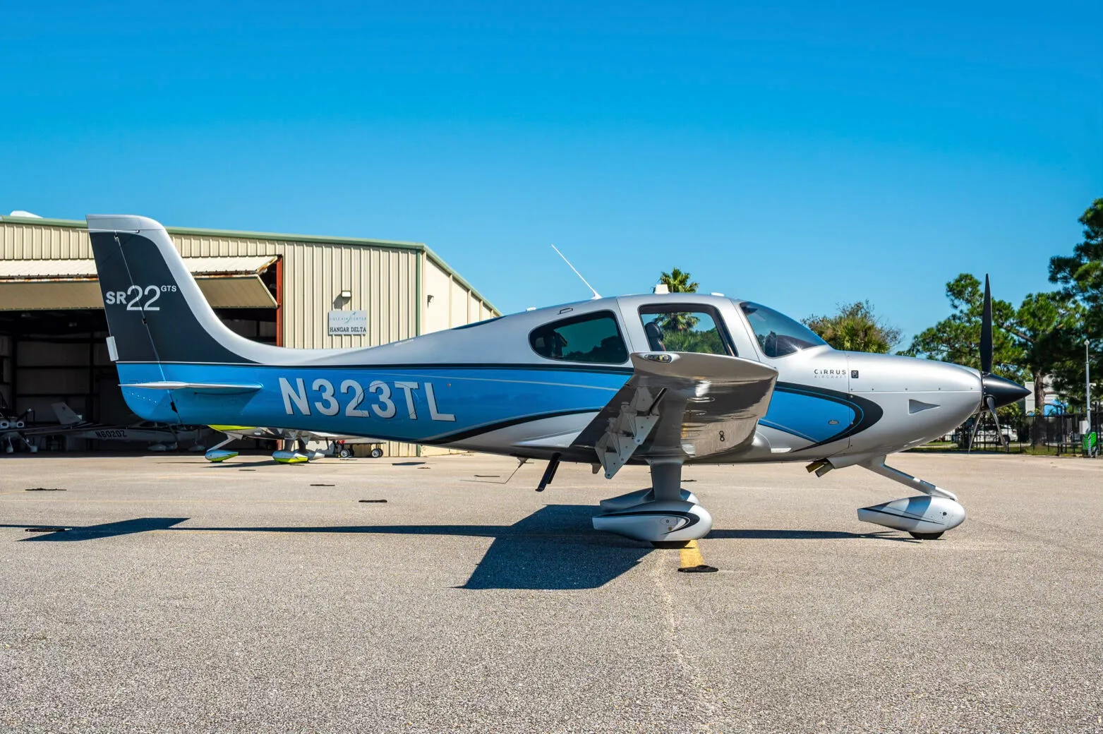 Exterior view of a 2014 Cirrus SR22 G5.