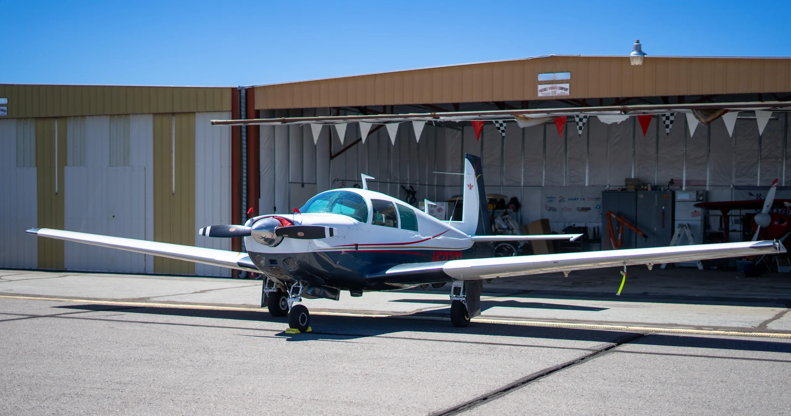 Exterior view of a 1965 Mooney M20E Super 21 / Chaparral.