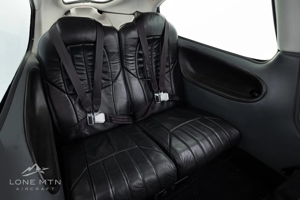 Cabin interior of a 2006 Cirrus SR20 G2 GTS.