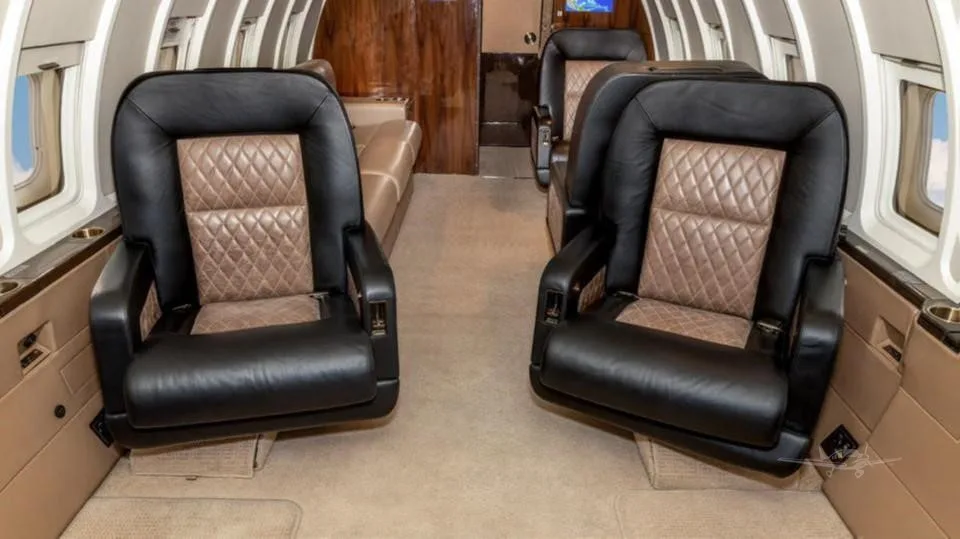Cabin interior of a 1983 BOMBARDIER CHALLENGER 601-1A.