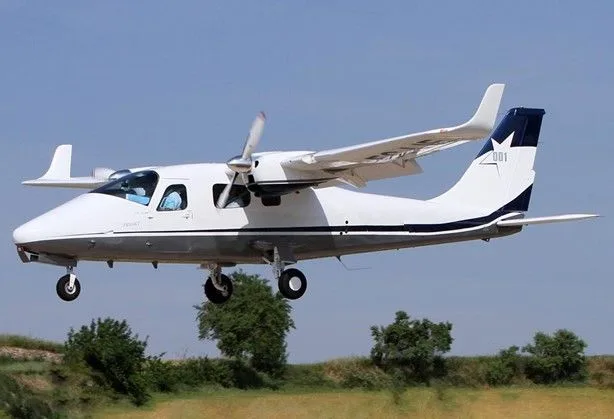 Exterior view of a 2007 Tecnam P2006T.