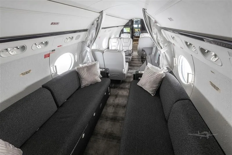 Cabin interior of a 2006 GULFSTREAM G450.