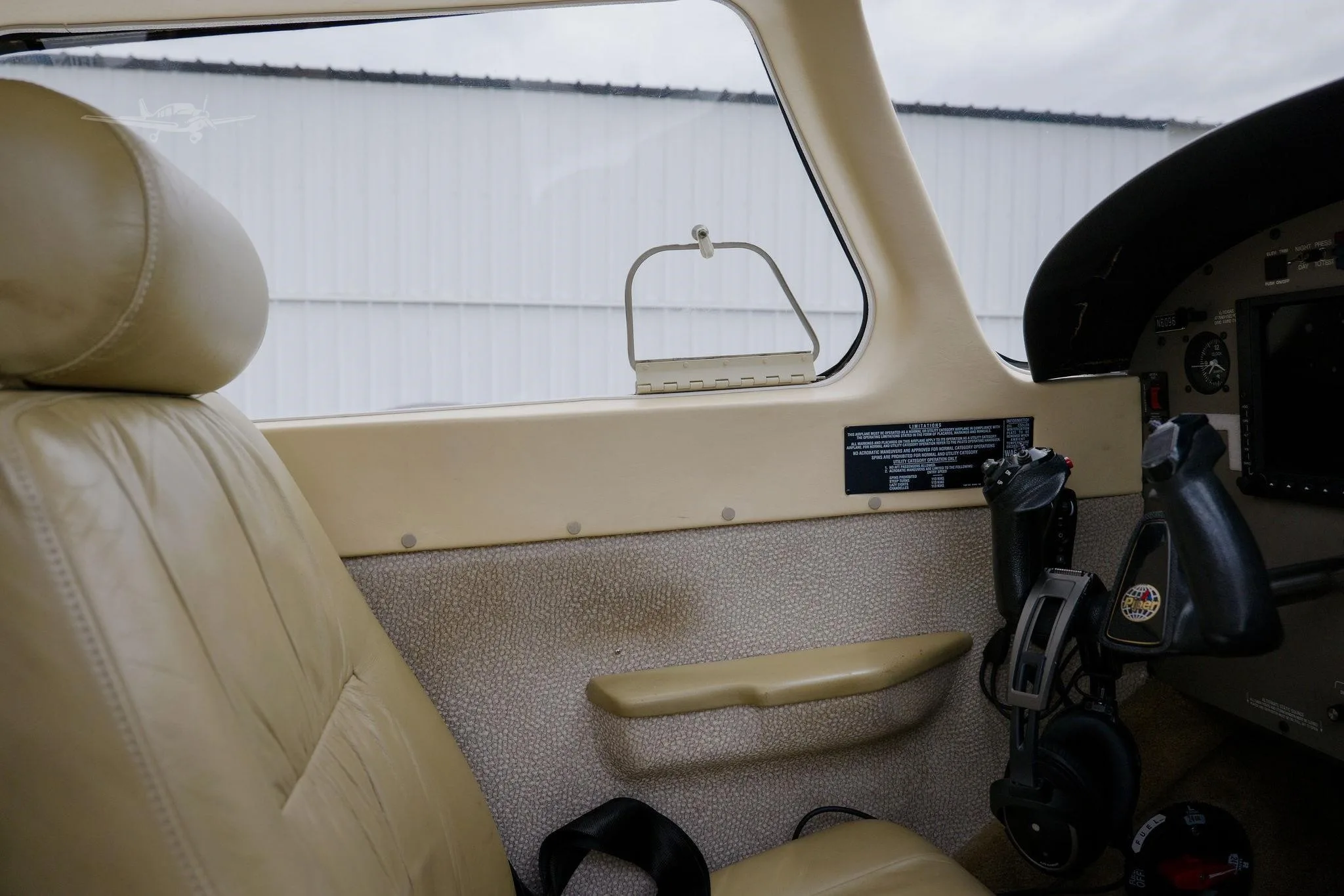 Cabin interior of a 2010 PIPER ARCHER III.