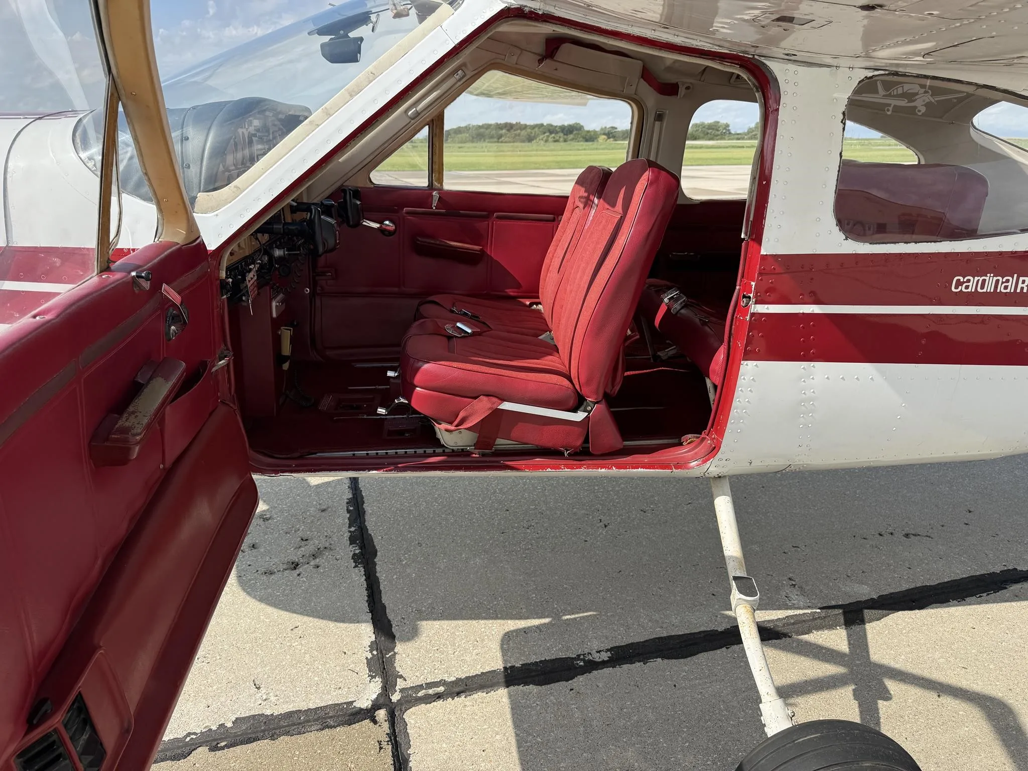 Exterior view of a 1976 CESSNA 177RG, N35913.