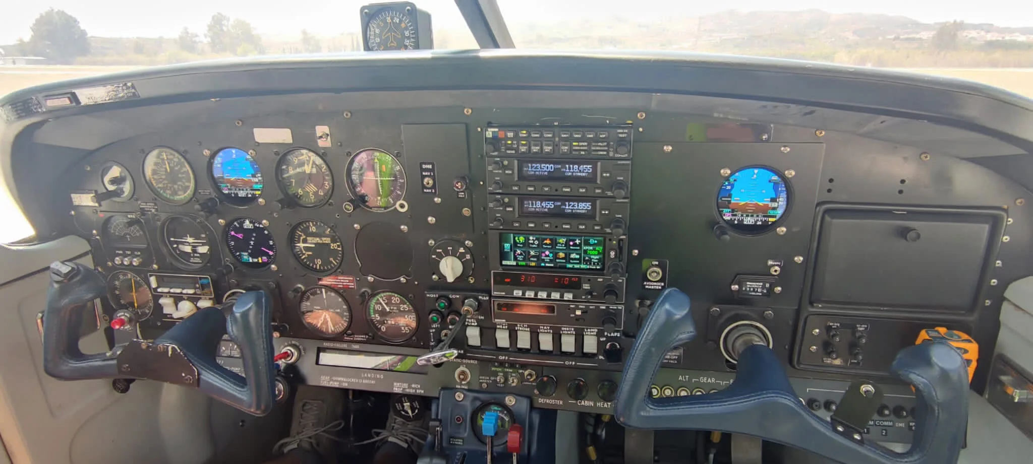 Cockpit and instrument panel of a 1974 Rockwell Commander 112A.