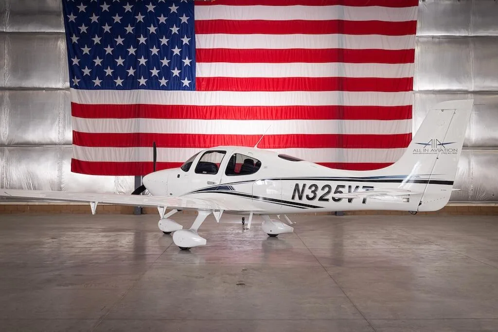 Exterior view of a 2022 Cirrus SR20 G6.